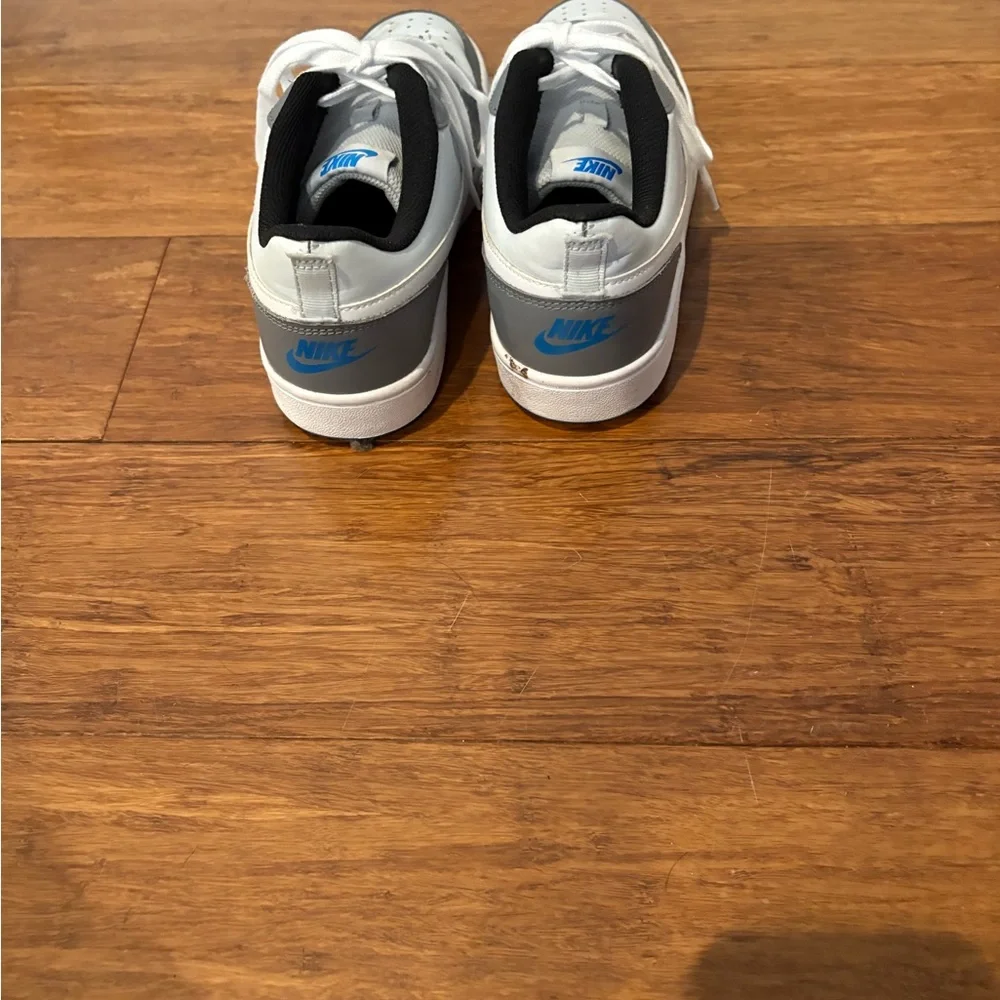 Men's Gray and White Low-Top Athletic Sneakers